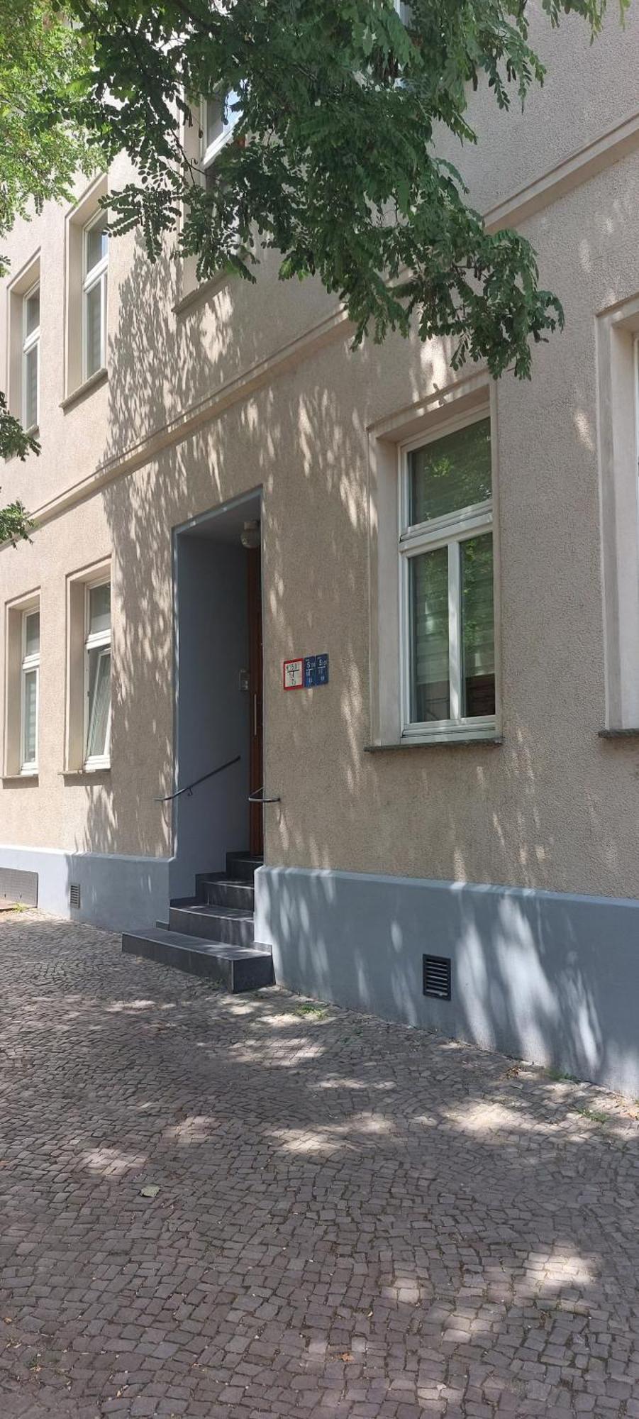 Ferienwohnung Am Bahnhof Бернбург Екстериор снимка