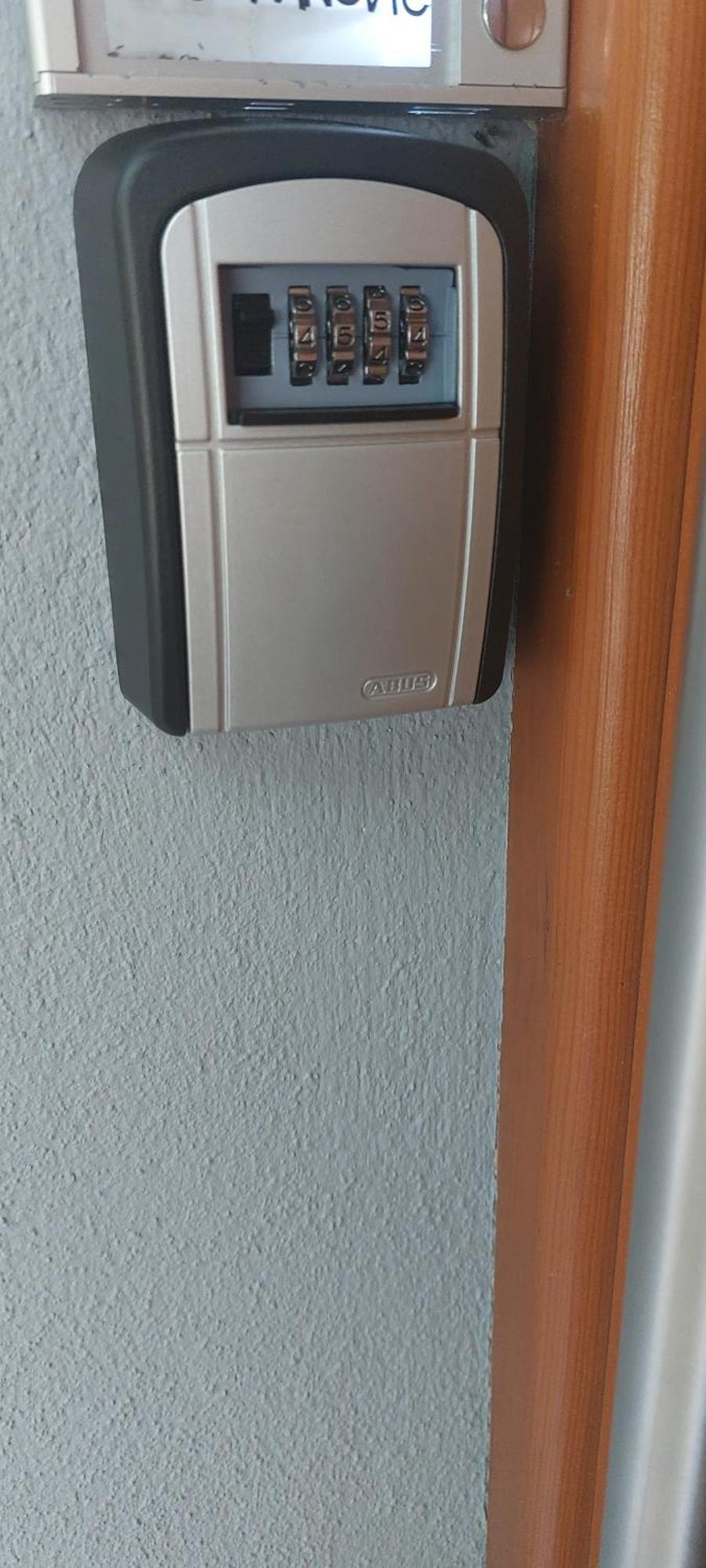 Ferienwohnung Am Bahnhof Бернбург Екстериор снимка