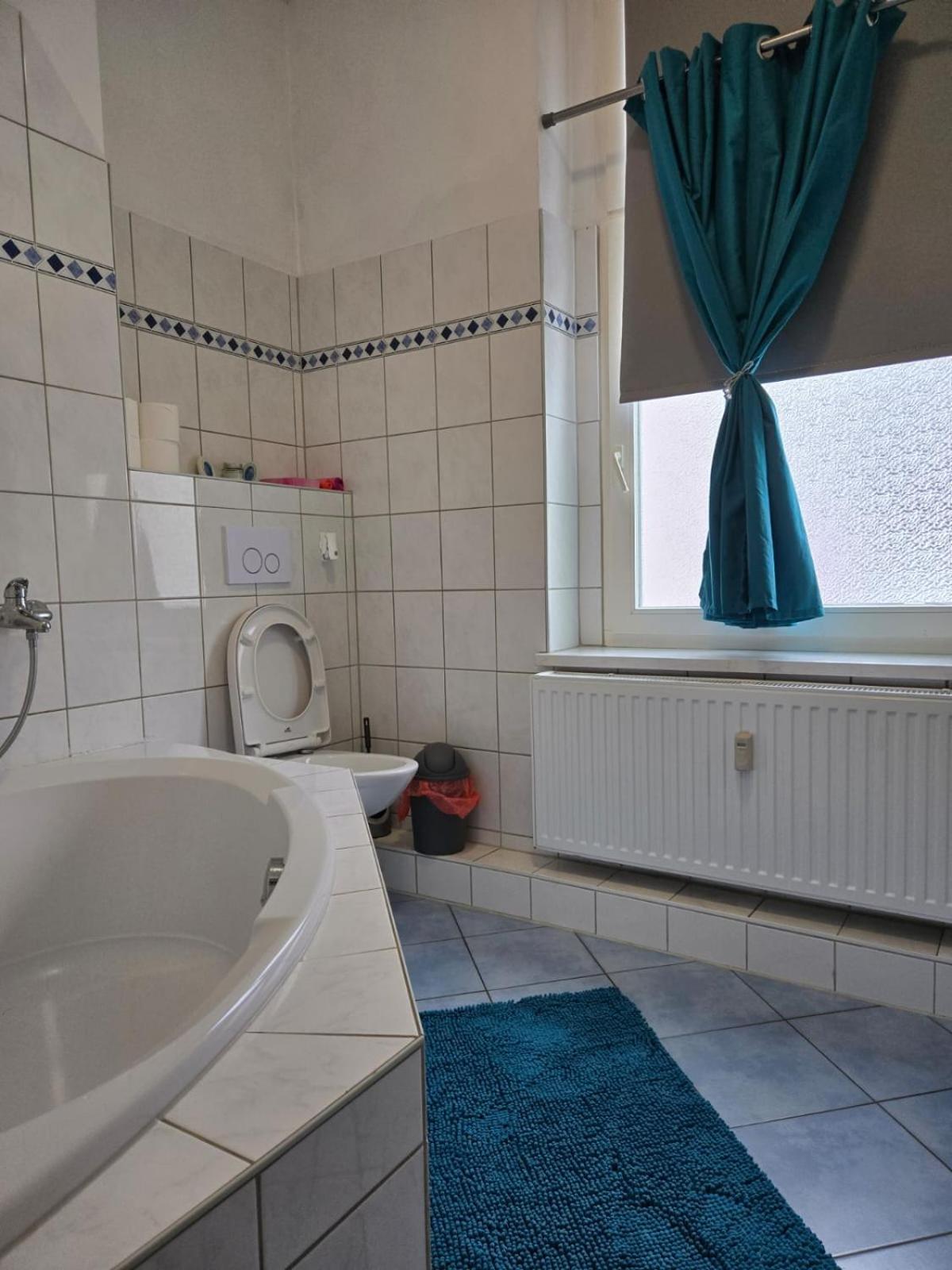 Ferienwohnung Am Bahnhof Бернбург Екстериор снимка