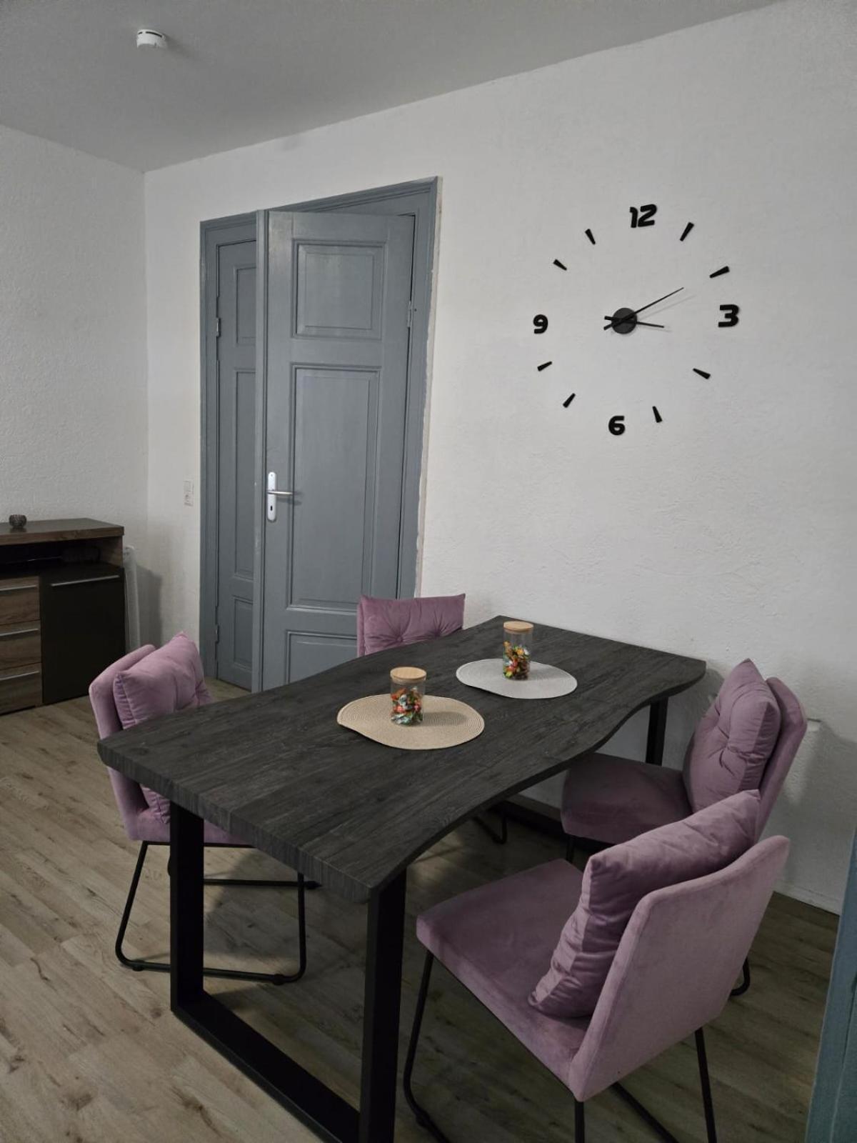 Ferienwohnung Am Bahnhof Бернбург Екстериор снимка